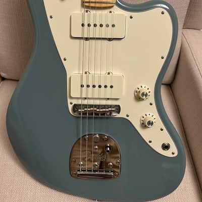 Fender American Professional Jazzmaster with Maple Fretboard 2017 - 2019 - Sonic Grey image 2