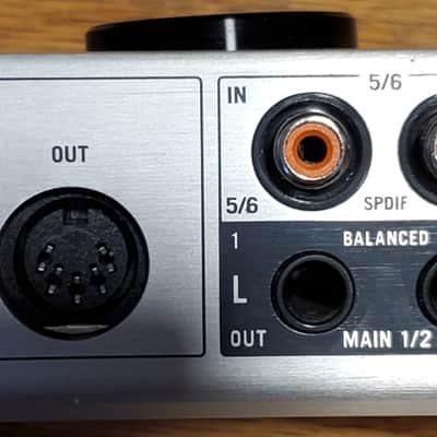 Native Instruments Komplete Audio 6 USB Audio Interface - Black/Silver - Licenses and Extras Included image 5