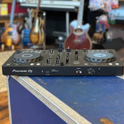 Pioneer DDJ-FLX4 DJ Controller image 2