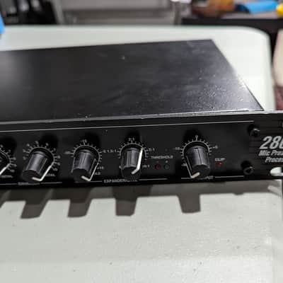dbx 286A Microphone Preamplifier image 3
