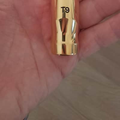 Vandoren V16 T9 small tenor saxophone mouthpiece Gold 24K , mint condition. image 2