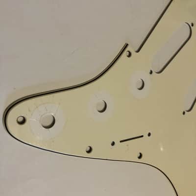 Fender Startocaster 1982 white pickguard image 3