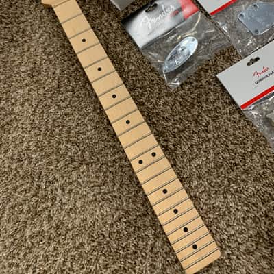 Fender Stratocaster kit - Fender body, Fender Highway One pickups & Warmoth Tele neck Project image 17