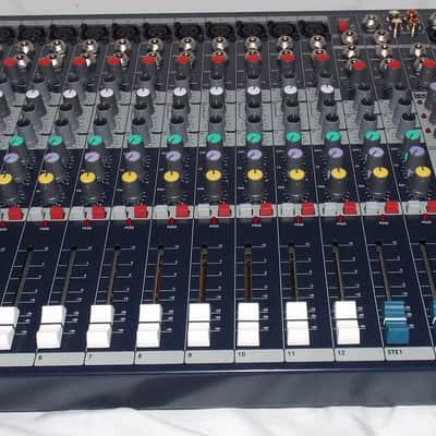Soundcraft EFX12 12-Channel Mixer with Effects 2010s - Black image 4