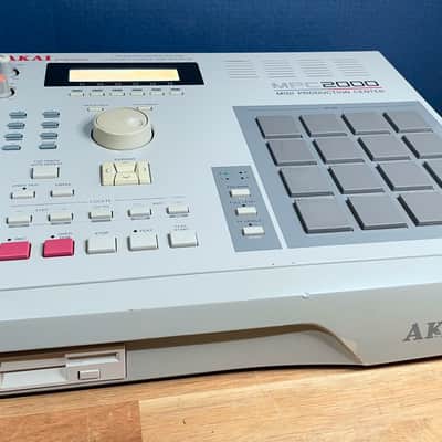 Akai MPC2000 MIDI Production Center - Grey 32MB RAM image 3