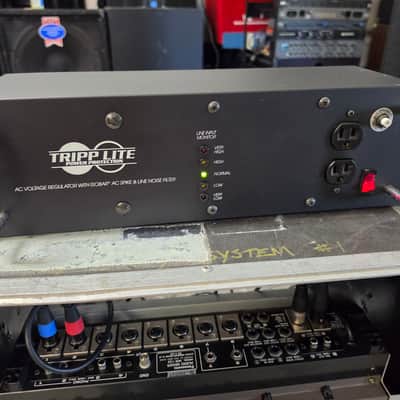 TRIPLITE LCR-2400 Line conditioner image 1