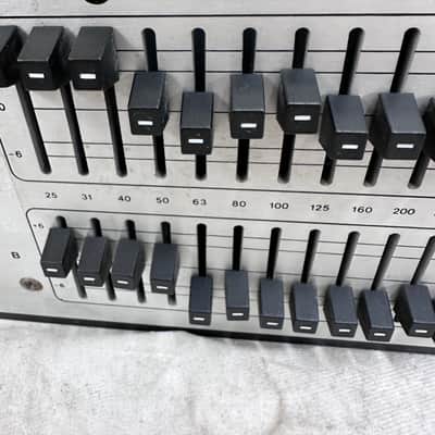Klark Teknik DN360 2-Channel 31 Band Graphic Equalizer - #4709 - READ image 3