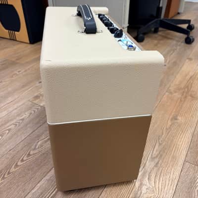 Carr Skylark 12-Watt 1x12" Guitar Combo Creme/Coco Finish image 3