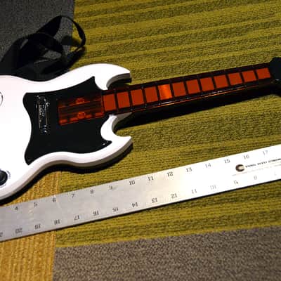 Gibson – Tiger Electronics/Power Tour Mini Toy Guitar image 3