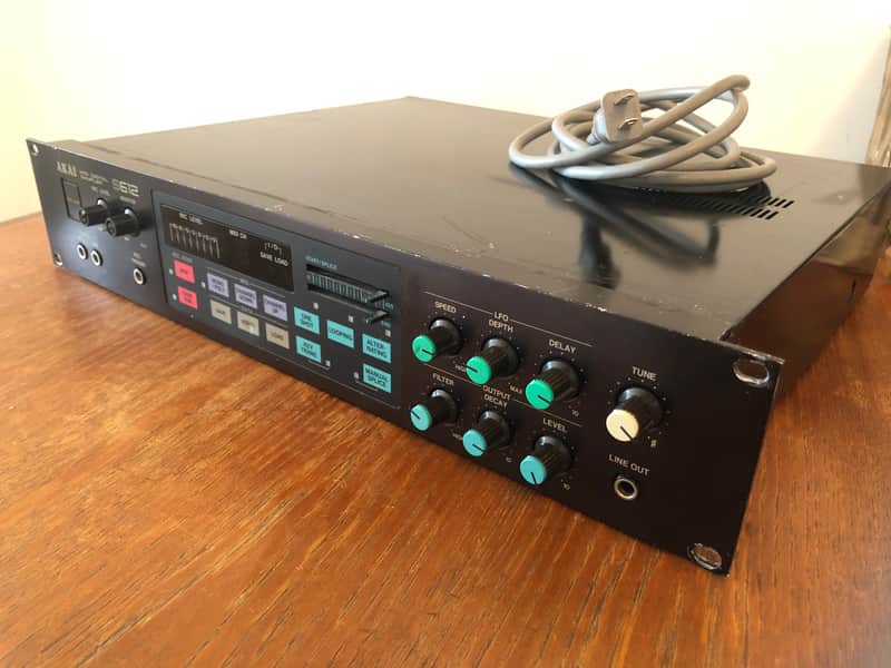 Akai S612 12 Bit MIDI Digital Sampler 1985 - Black image 1