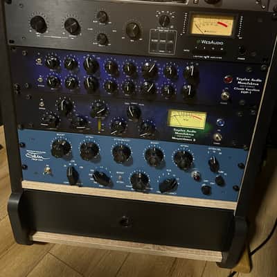 Universal Audio Apollo x16 Thunderbolt 3 Audio Interface 2018 - Present - Black image 2