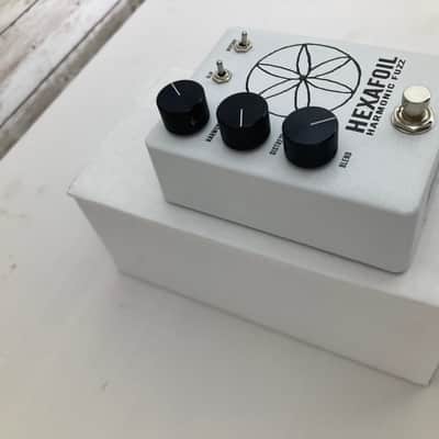 Used Red River Amplification Hexafoil Harmonic Fuzz image 3