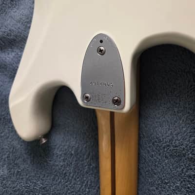 Squier SQ Series 3 bolt Stratocaster 1983-1984 - White image 10