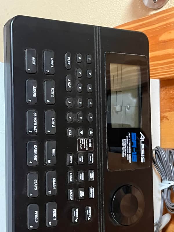 Alesis SR-16 Stereo Drum Machine 2000s  - Black image 1