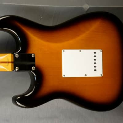 FENDER Stratocaster ST'57 2005 - 2TS Sunburst - Japan Import image 5