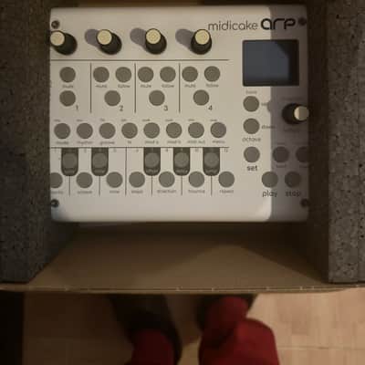 Midicake Arp - White image 2