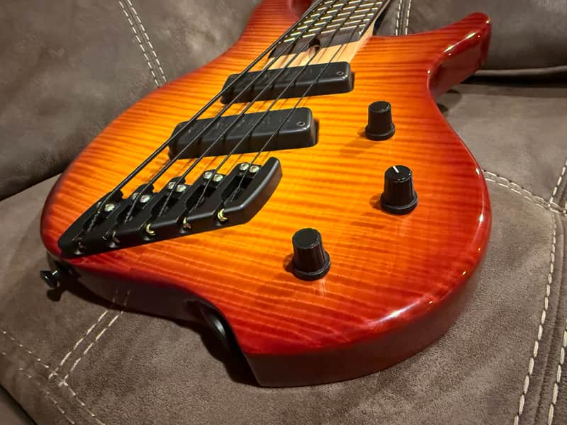 Dingwall Afterburner I 5 | Reverb