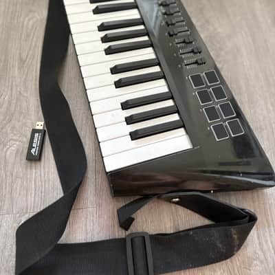 Alesis Vortex 2 Wireless Keytar USB/MIDI Controller 2010s - Black image 2