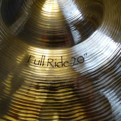 Paiste 20" Signature Full Ride image 4