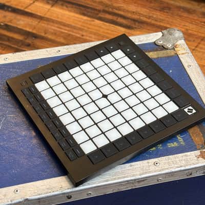 Novation Launchpad Pro MK3 MIDI Grid Controller Bild 2