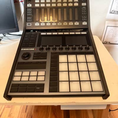 Maschine Plus, Maschine Jam, custom stand image 2