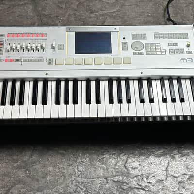 Korg M3 61-Key Workstation – Good Condition image 2