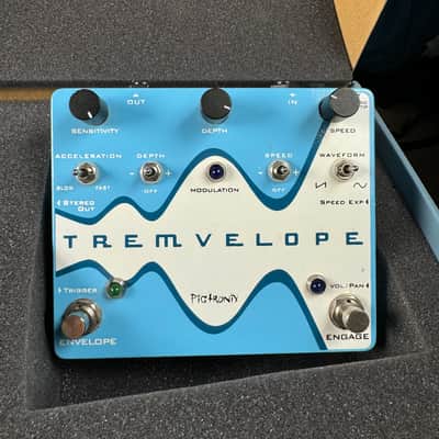 *Rare* Early Serial No Pigtronix Tremvelope 2010s - Blue Graphic image 1