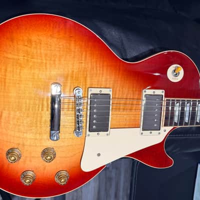 Gibson Les Paul Standard - Heritage Cherry Sunburst image 2