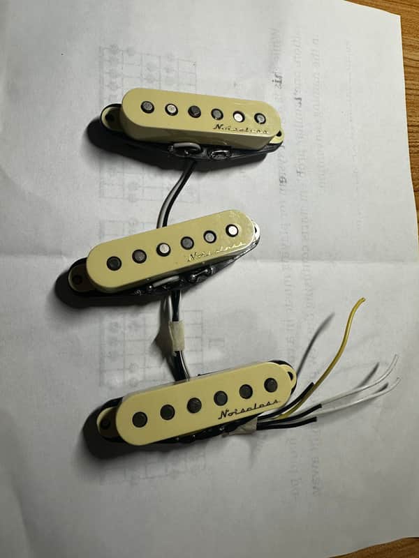 Fender 099-2115-000 Vintage Noiseless Stratocaster Pickup Set 2010s - Aged White image 1