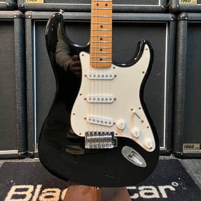 Fender Standard Stratocaster with Maple Fretboard 1998 - 2005 - Black image 1