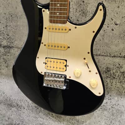 Yamaha EG112 Electric Guitar 2000'S - Glossy Black image 2