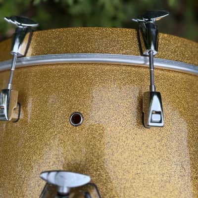 Yamaha Absolute Hybrid Maple Drum Set 22 16 12 10 Drum Set Gold Champagne Sparkle image 19