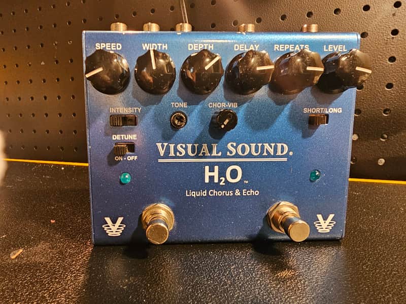 Visual Sound H2O V3 Chorus and Echo 2010s - Blue image 1