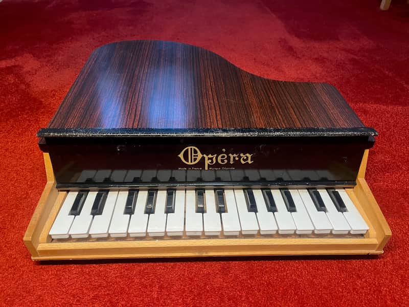 Opera Toy Piano 29 Keys image 1