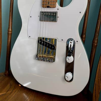 Revelator Guitars - Retrosonic Deluxe - Olympic White & Foam Green image 9