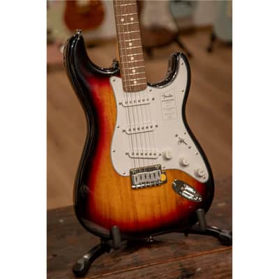 FENDER Standard Stratocaster 3-Color Sunburst image 7