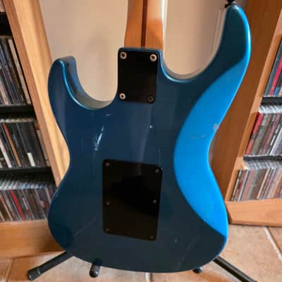 Fender Prodigy with Rosewood Fretboard 1991 - 1993 - Lake Placid Blue image 6