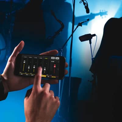 Soundcraft Ui12 12 Channel Digital Mixer with Wireless Control image 3