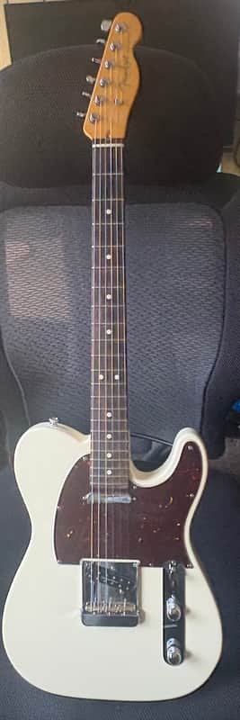 Fender American Professional II Stratocaster HSS with Maple Fretboard 2020 - Present - Olympic White image 1
