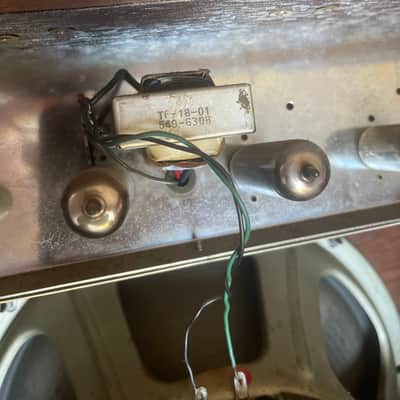 Gibson GA 8T / Discover Tremolo Early 60’s - Excellent, with only minor dings on the corners of the torte image 10