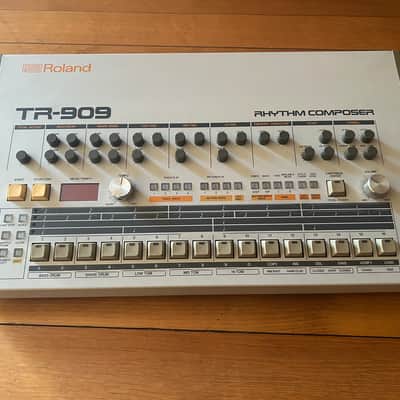 Roland TR-909 Rhythm Composer 1983 - 1985 - White image 2