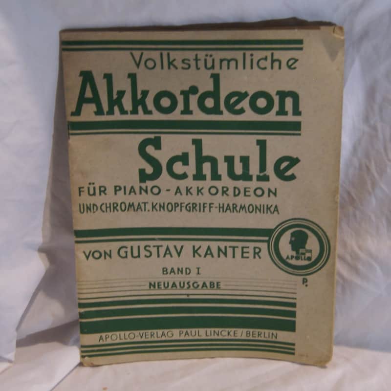Used Books - Apollo Volkstumliche Akkordeon Schule Accordion Course Band 1 image 1