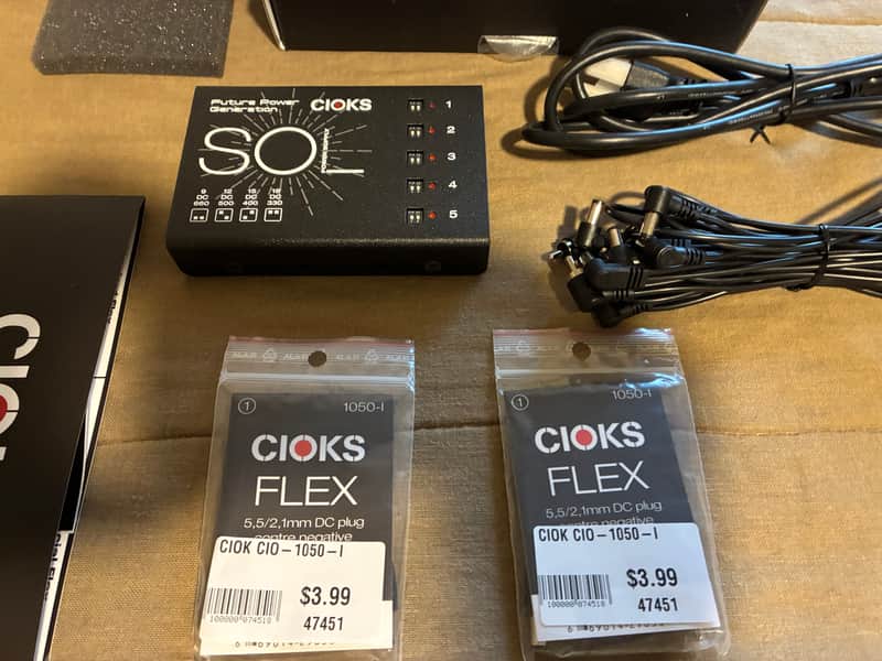 Used CIOKS SOL 5 Isolated Outlets Guitar Pedal Power Supply w/ Two Extra Cables image 1
