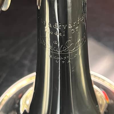 Bach Stradivarius 37 Silver-plated Trumpet image 3