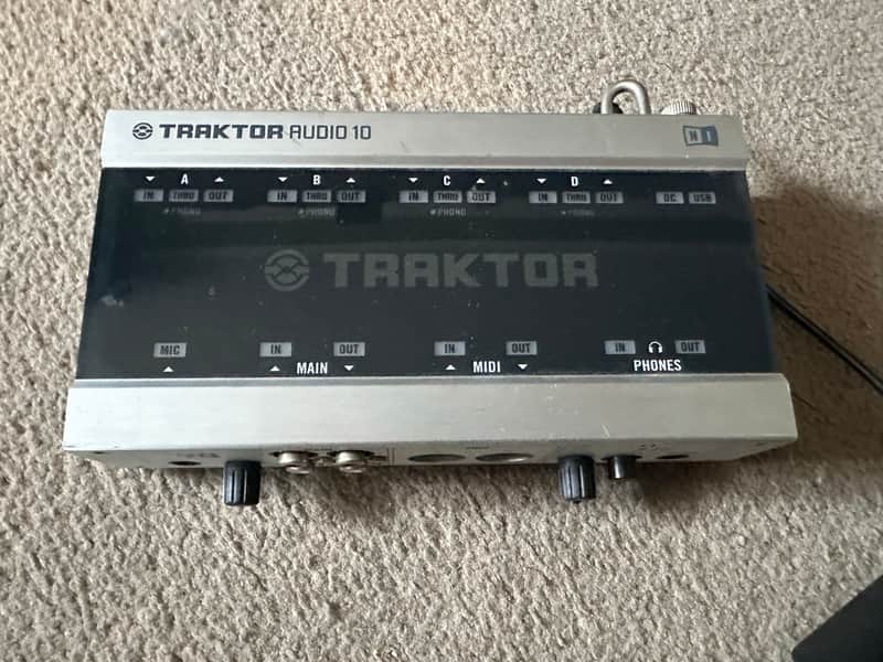 Native Instruments Traktor Audio 10 Interface 10x10 Channels image 1