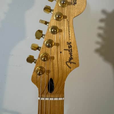 Fender Player Stratocaster with Maple Fretboard 2018 - 2024 - Polar White (UPGRADED) image 5