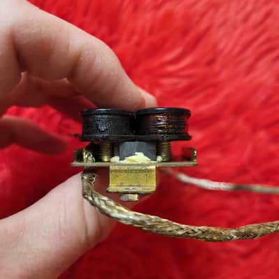 DiMarzio DP104 Super II 1978 - Double Black - 2 Conductor - Brass Baseplate - Not Functioning Both Coils Open image 4