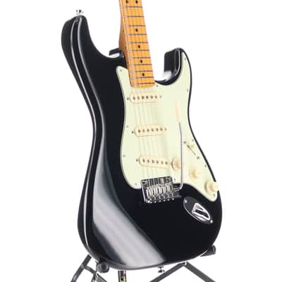 Fender Certified Pre-Owned American Professional II Stratocaster, Maple Fingerboard, Black (L6) (07990) image 3
