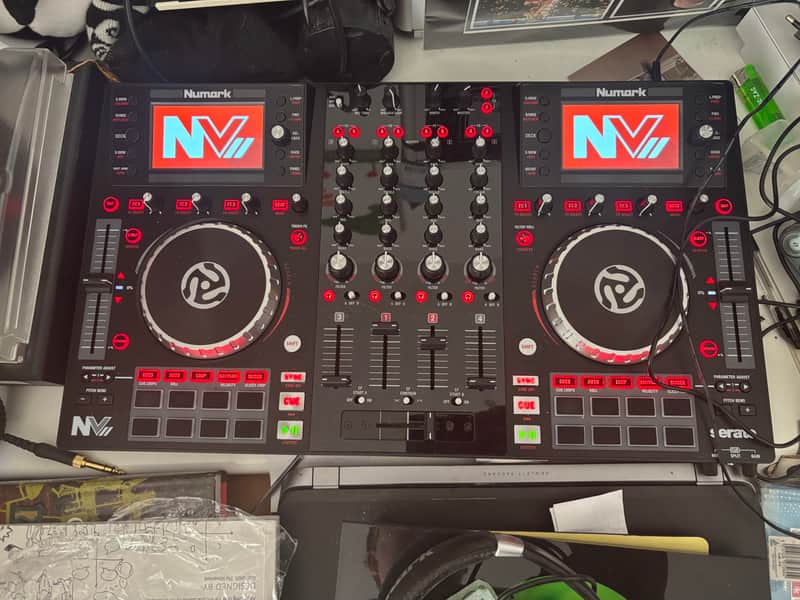 Numark NV II Dual-display Serato DJ Controller 2010s - Black image 1