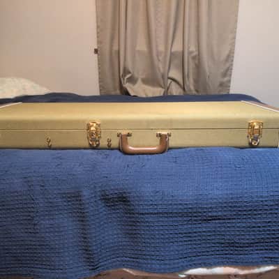 Used Road Runner  Hardshell guitar case  - Tweed image 4